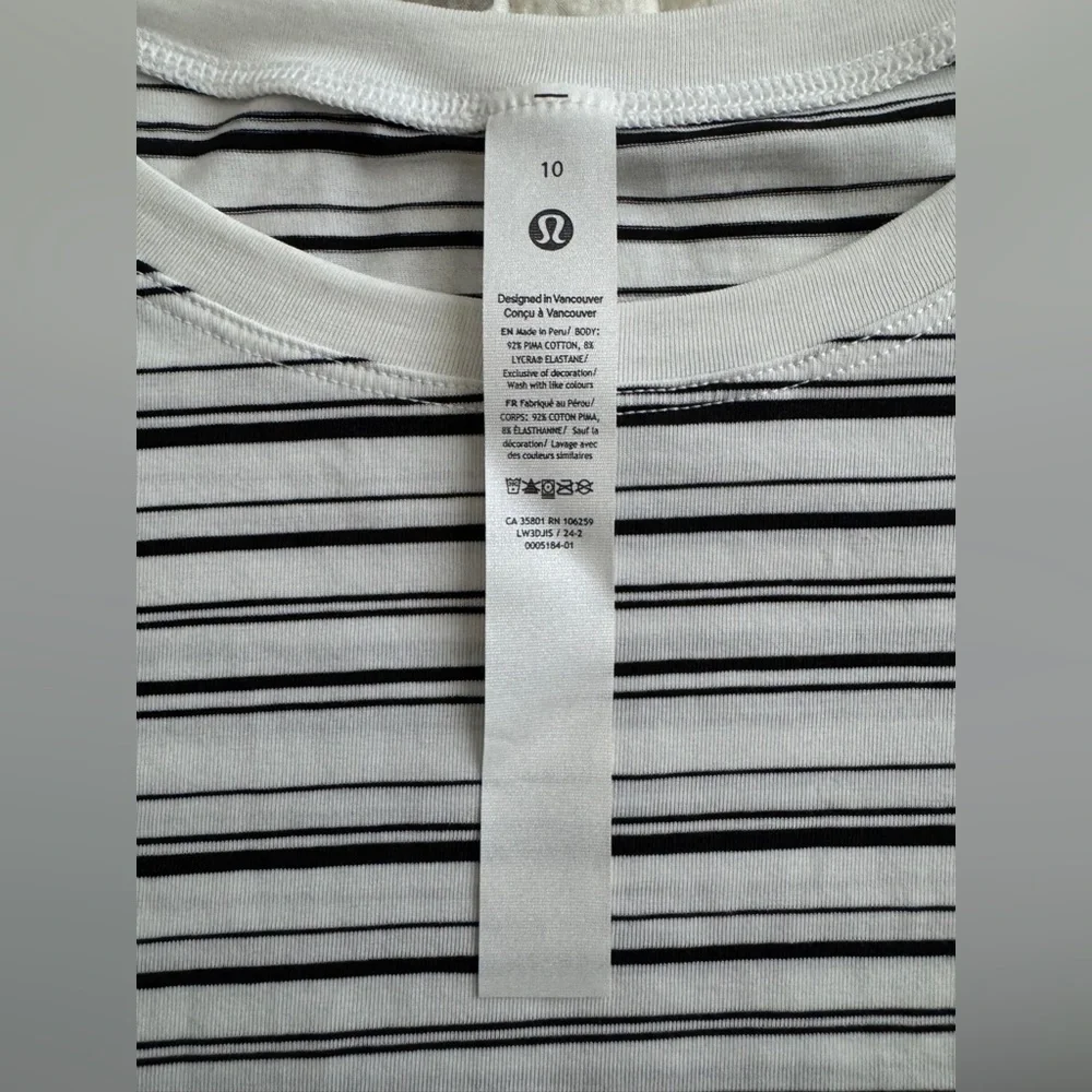 Lululemon Cates Tee in Cut Back Stripe White Black